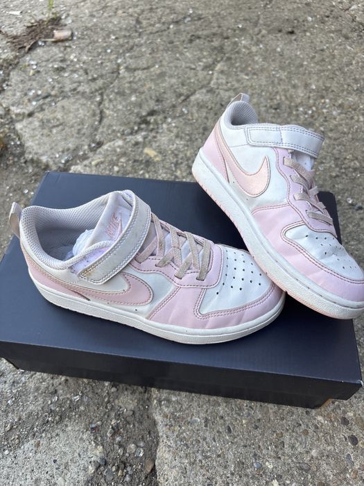 Vand pantofi nike , marime 32( int 20 )