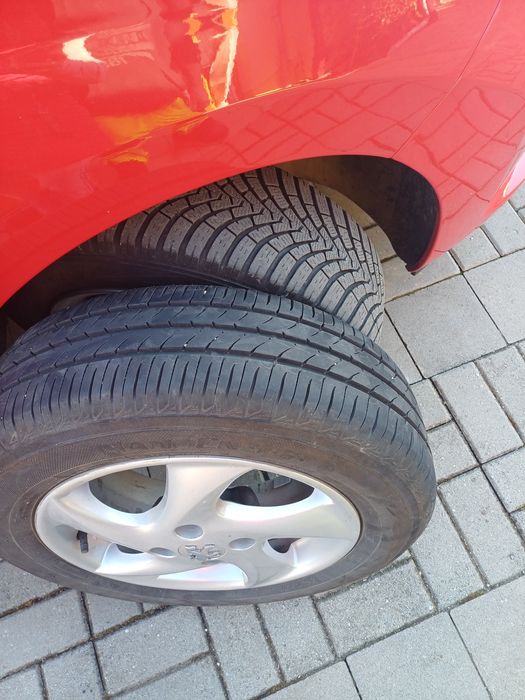 Vând  Peugeot  207 1.4 benzină