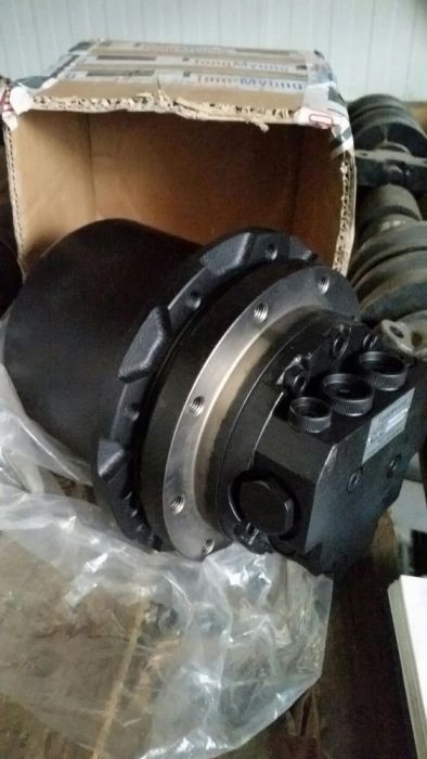 Transmisi finale excavator takeuchi hidromotor