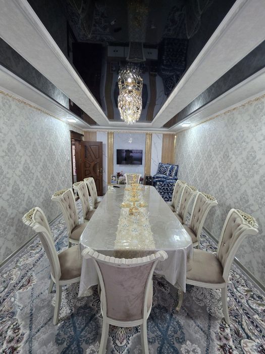 Gorni universtet oldida 4 xona