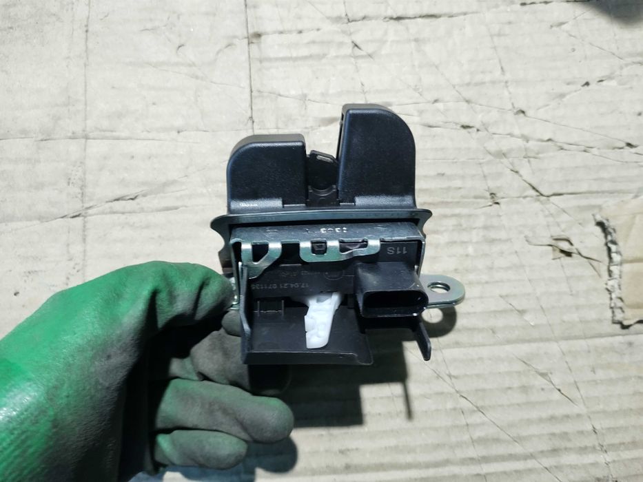 Брава Задна Врата Багажник VW ID.3 E11 pro