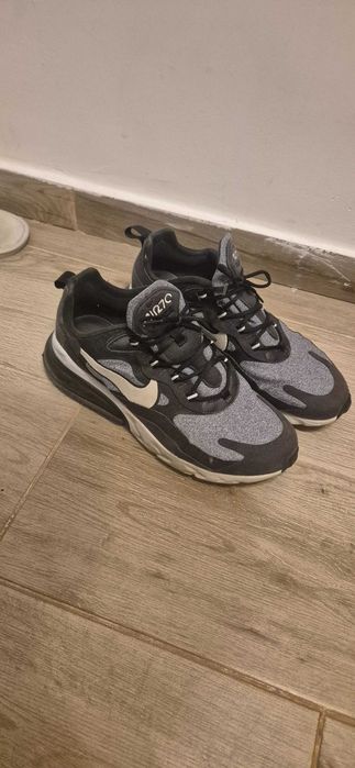 Adidasi Nike Air Max 270
