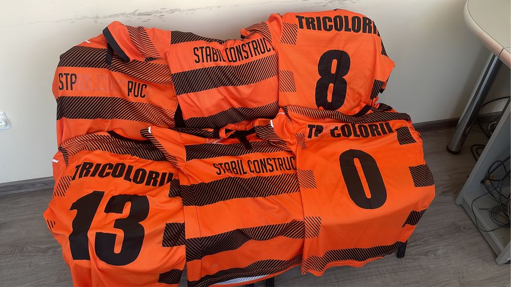 Vand set 15 tricouri de fotbal LEGEA