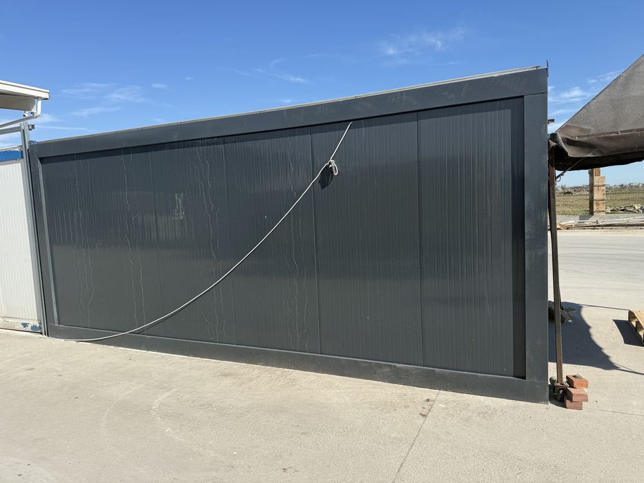 Vând 2 containere – spațiu comercial / birou / magazin