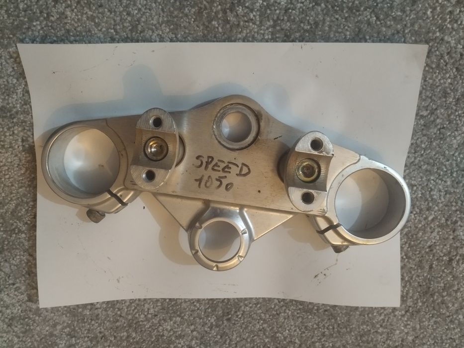 Jug superior pentru Triumph Speed Triple 1050 model 2007-2010