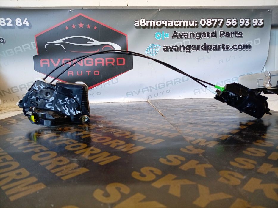 Toyota Yaris III вътрешна дръжка за лява врата - предна лява