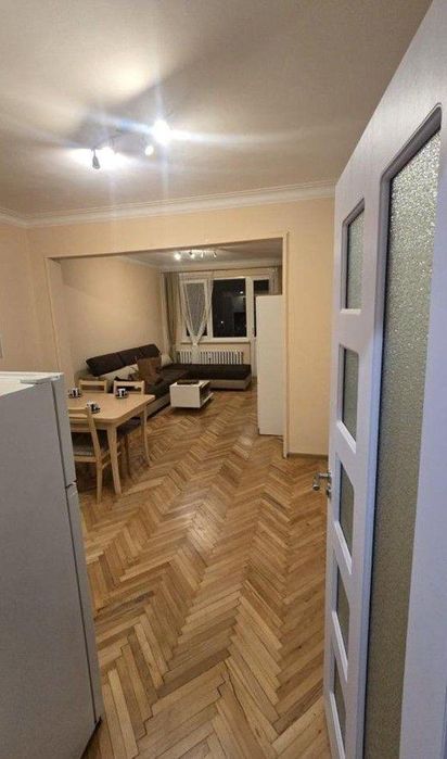 Дава се под наем Двустаен апартамент в София, Център - 55 кв.м за 698.19 € - Снимка #2
