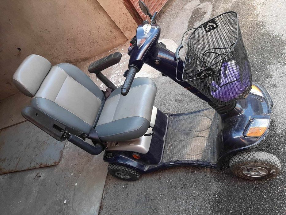 Продавам използвана електеическ аколичка