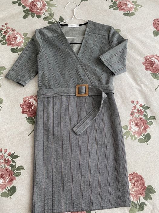 Рокля на марка Mango