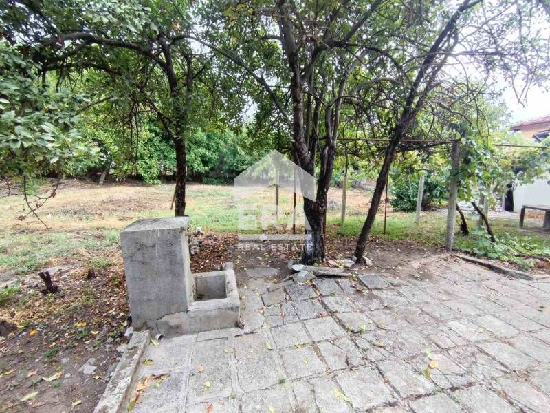 Прекрасен имот в село Книжовник