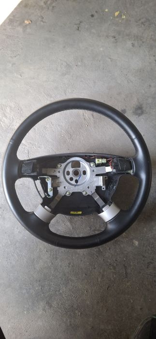 Продам рулевое колесо от жентры кожанный идеалном состоянии.фото реалн