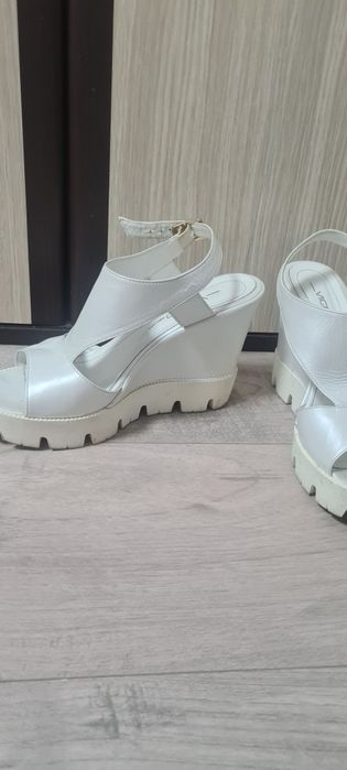 Sandale cu platforma Vicino