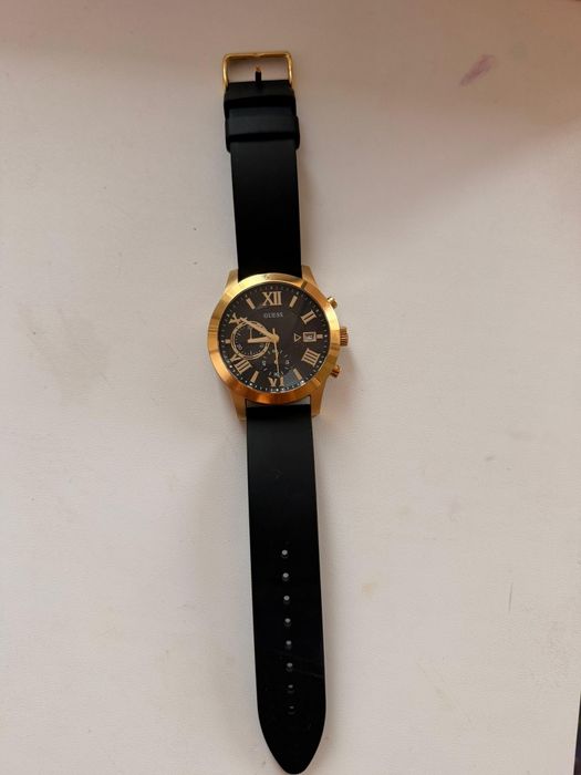 Часы GUESS в очень хорошем состоянии