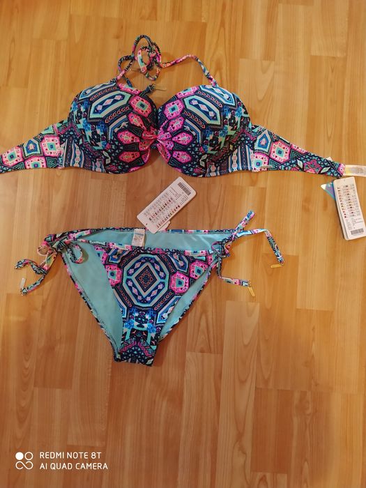 Бански с етикет лято