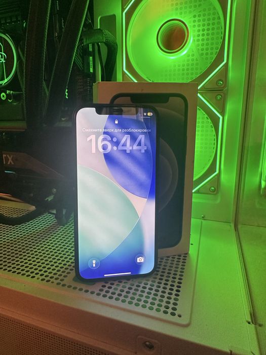 Продам Iphone 12