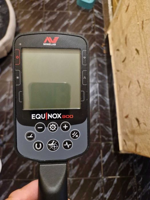 Металотърсач Minelab Equinox 900  С Гаранция