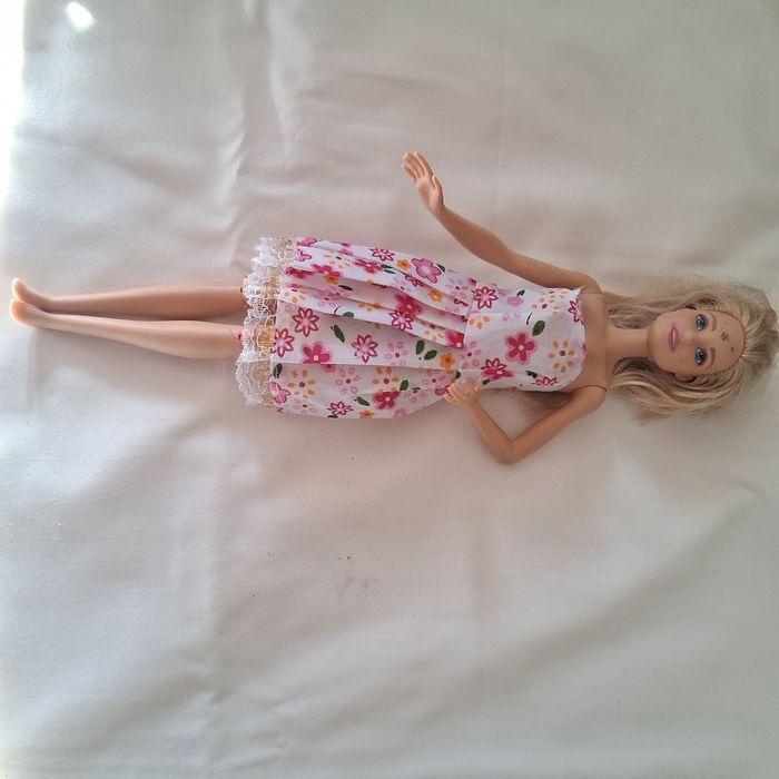 Продавам кукли  Барби.