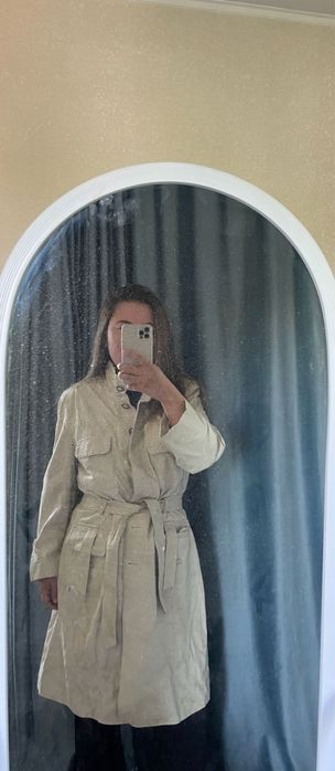 Продается кожанный плашь новый