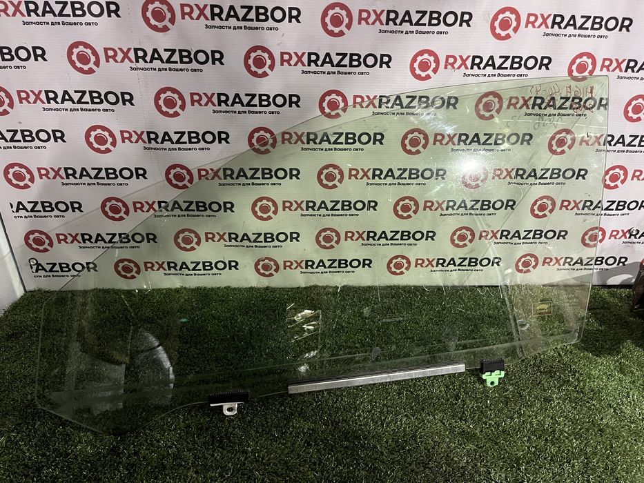 Боковое стекло двери Toyota Highlander 2010