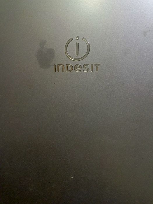 Холодильник indesit