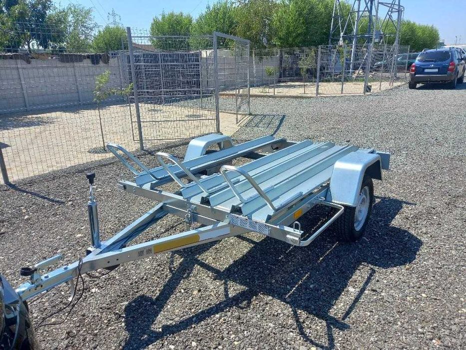 INCHIRIEZ Remorca Moto Basculabila 3 Posturi -  2024