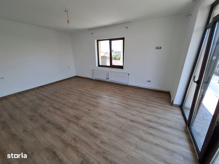 Inchiriez apart 4 camere Parneava - Str. Oituz ID :45325