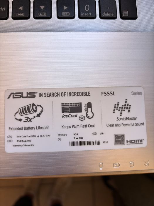 Продавам Лаптоп Asus 15 inch-като Нов!