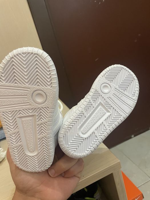 Adidas маратонки 23 1/2