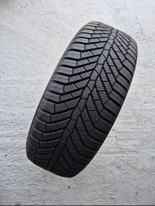 O bucată 205/55 R16 M+S iarnă - una Semperit Pirelli