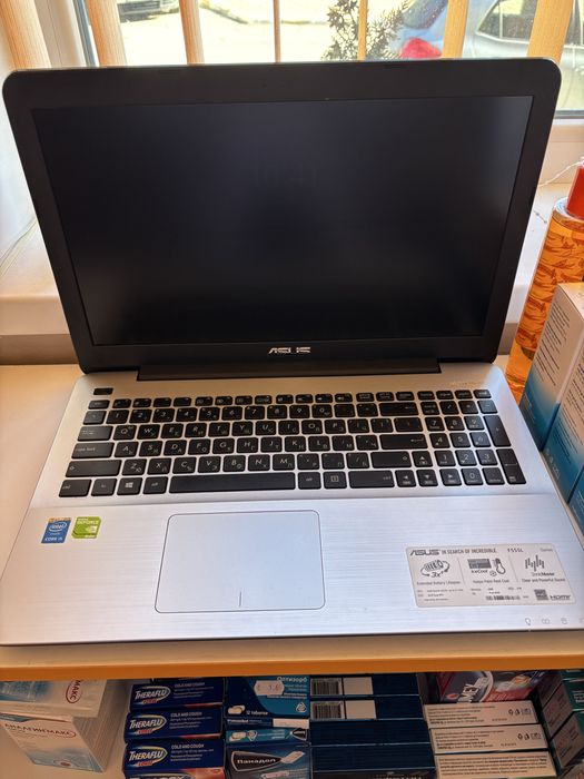 Продавам Лаптоп Asus 15 inch-като Нов!