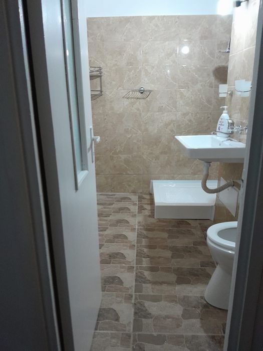 Proprietar vand apart. 2 cam. in Gherla centrala et 3 langa parc renov