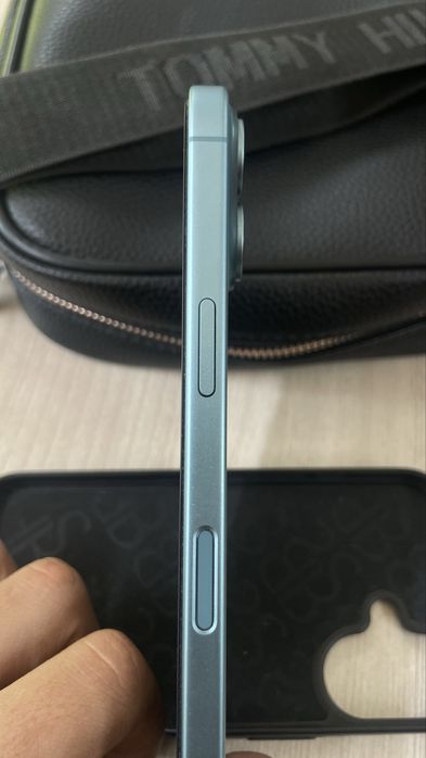 iPhone 16  с гарантий