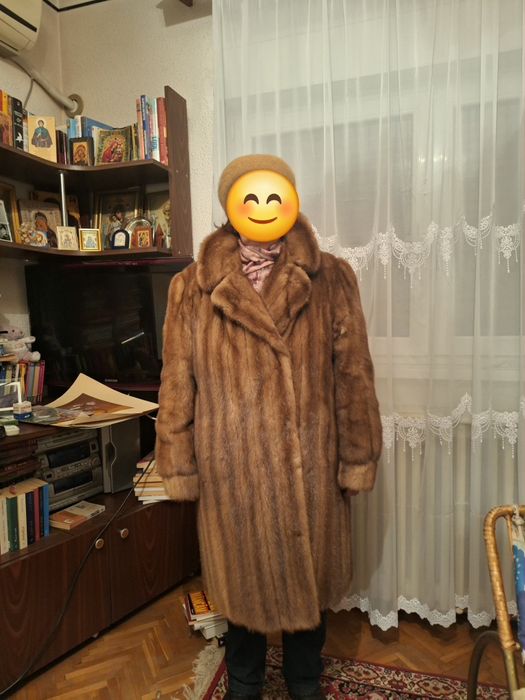 Haina blana vizon/nurca cu gluga