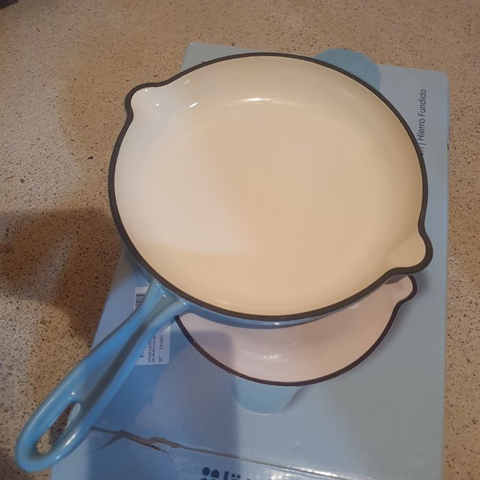 Tigaie din fonta emailata, 22 cm, Latt Home, albastra