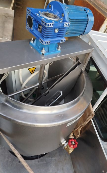 Пищеварочный паровой котел на 100 литров.