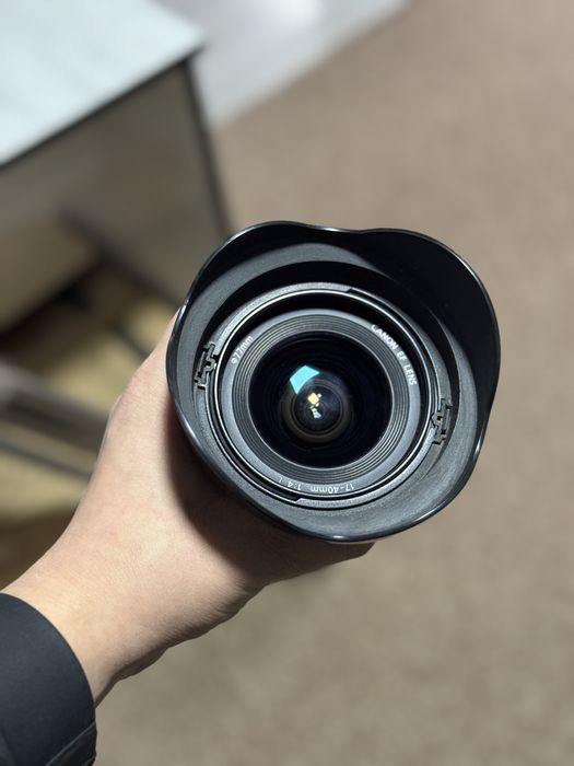 Canon 17-40mm f/4 sotiladi