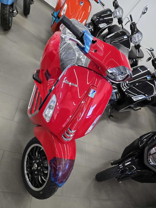 Scuter Piaggio Vespa 50cc 0km - OFERTA DESTOCAJ