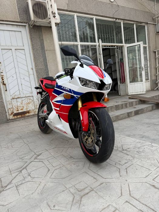 Honda 600SBR RR sport bike