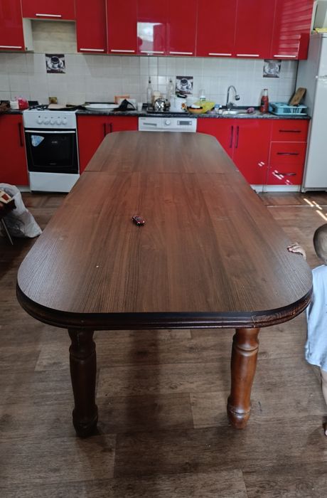 Стол хорошом состояние