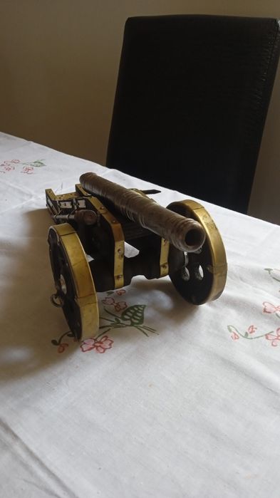 Tun confecționat manual