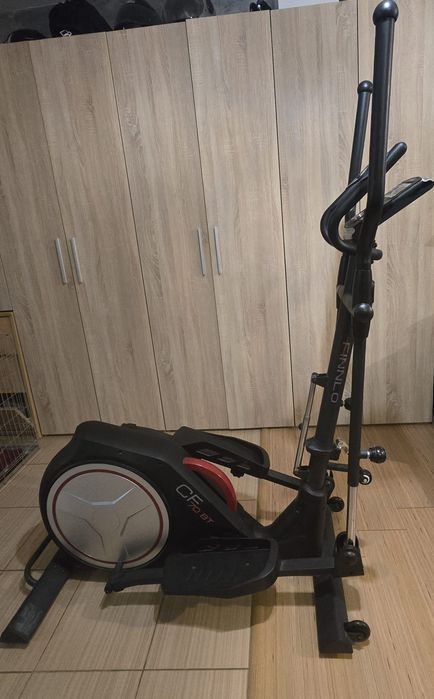 Bicicletă eliptică FINNLO CleverFold CF70 BT – premium, pliabilă, Bluetooth – 1.800 lei negociabil