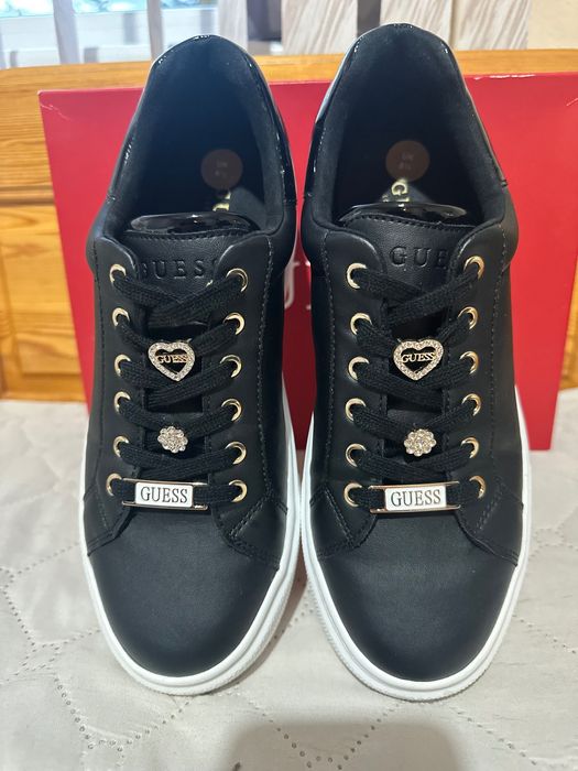 Обувки Guess Perhaps7