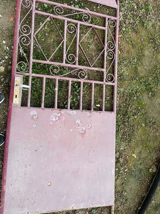 Дворна врата голяма и малка