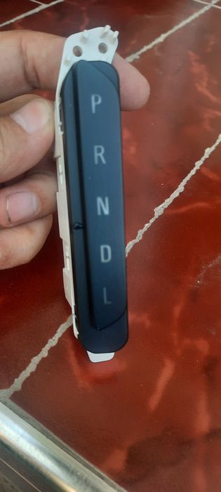 Продам PRND от малибу 2 бара подлокодника оригинал снят с машины