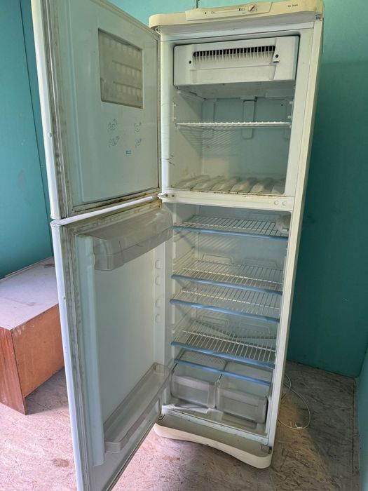 Продам холодильник