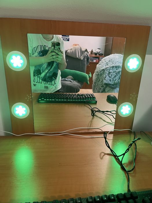 Birou/masuta cu oglinda si led pentru machiaj PAL melaminat
