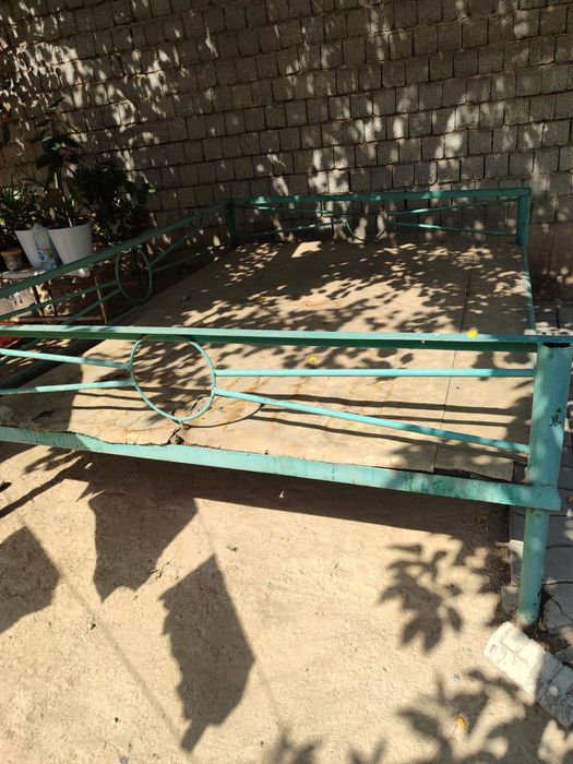 Темир су́ри тапчан