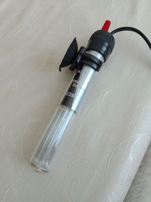 Продавам аквариум в отлично състояниетояние с оборудванетотояние  с