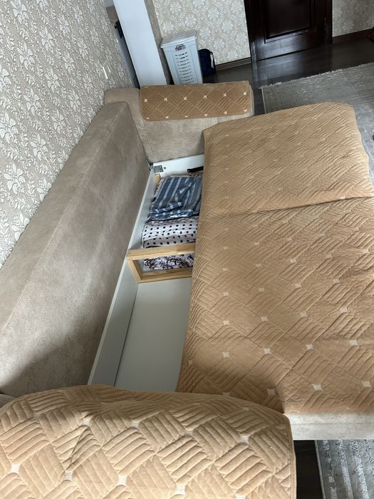 Продам диван с креслами