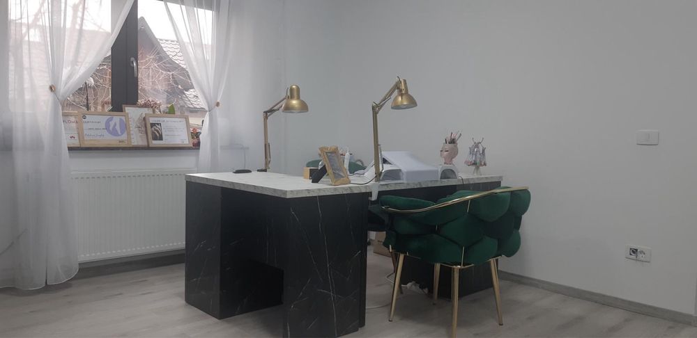 Inchiriez post coafor,  manichiura/pedichiura, tehnician gene,cosmetica/make-up